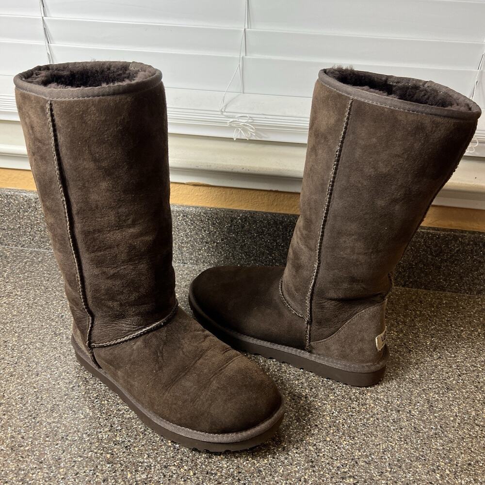 UGG Australia Classic Tall 5815 Boots Brown Suede Sheepskin Lined Women's Size 8